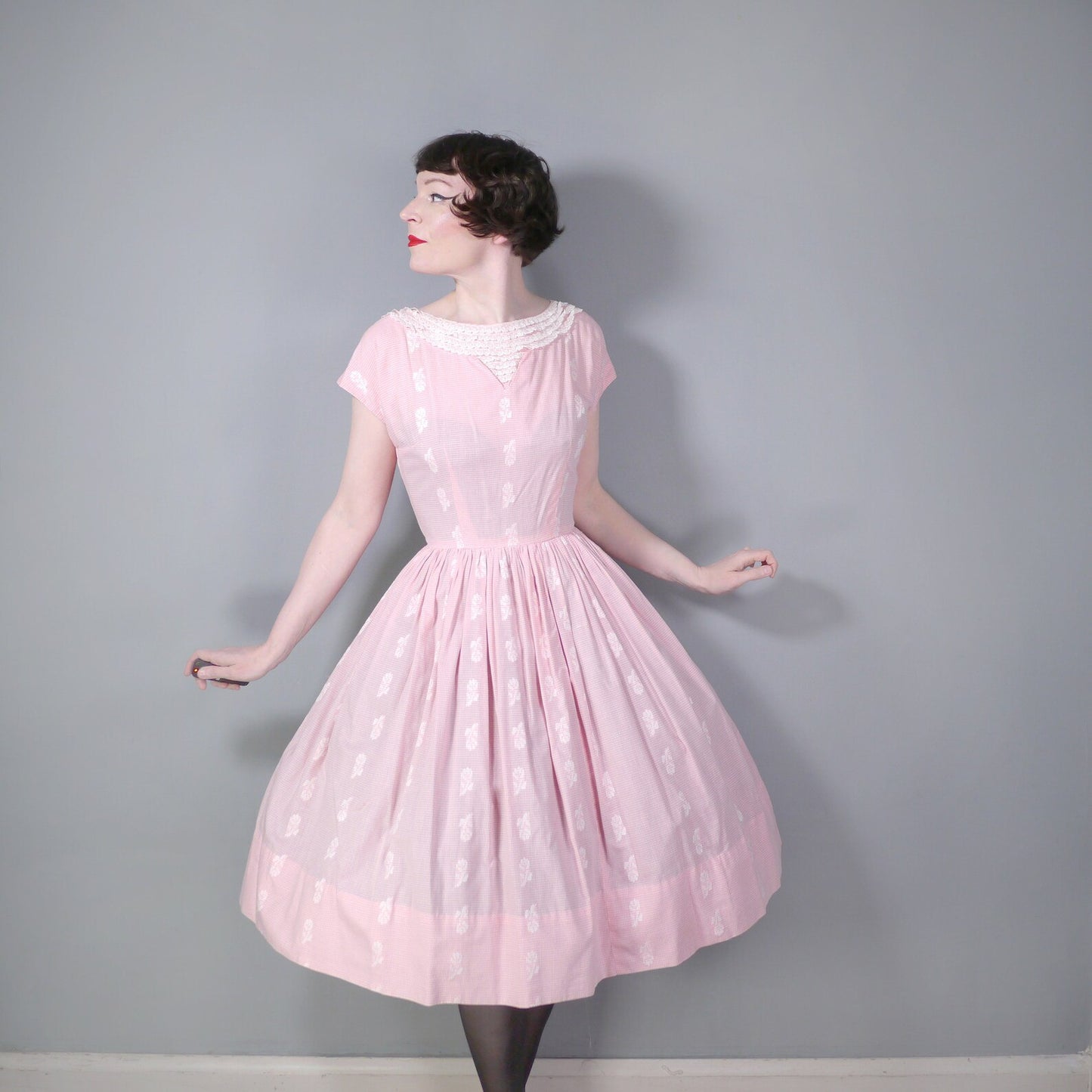 50s 1950s Nelly Don PASTEL PINK full skirted dress with LACE ruffle neckline - Mid Century full skirted day dress with belt - xs