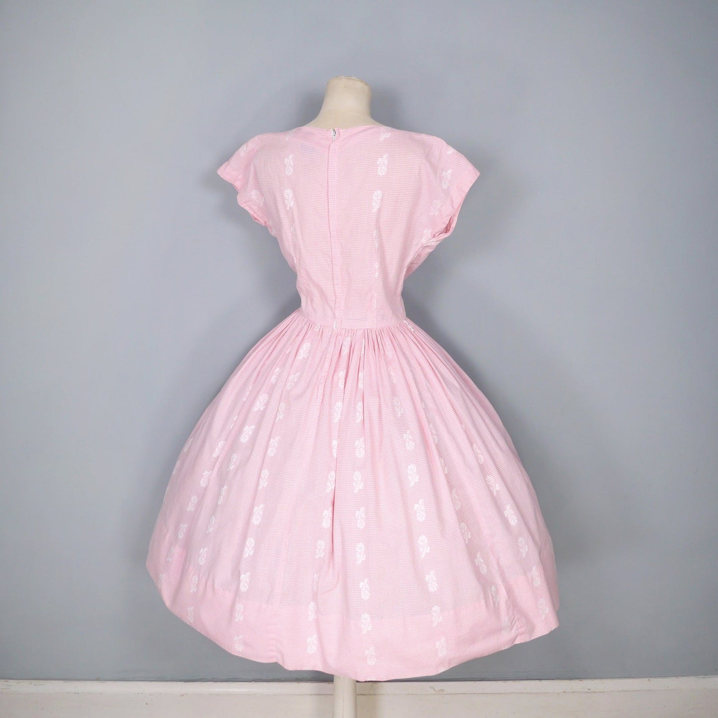 50s 1950s Nelly Don PASTEL PINK full skirted dress with LACE ruffle neckline - Mid Century full skirted day dress with belt - xs