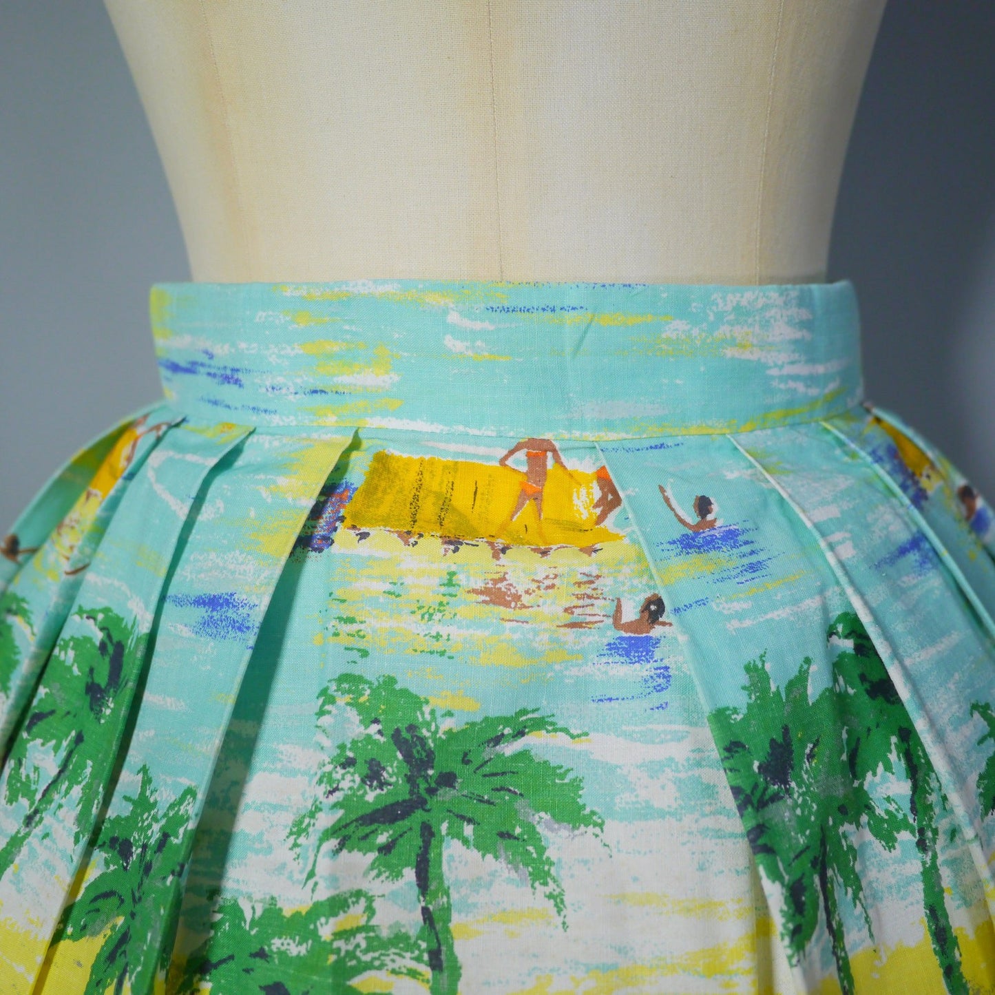 50s NOVELTY cotton full skirt with scenic BEACH scene with village in the foreground - 1950s full swing SUMMER skirt - 24"