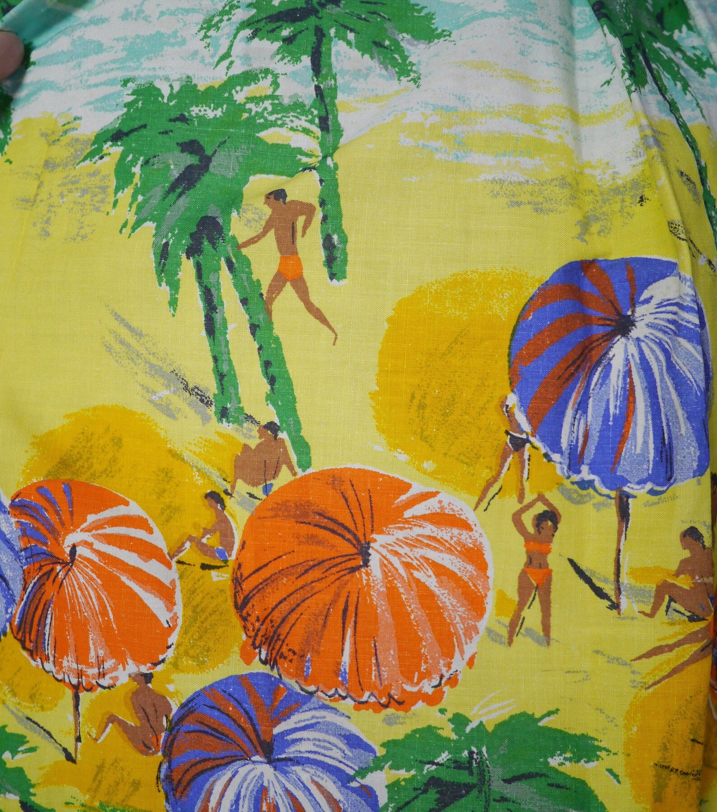 50s NOVELTY cotton full skirt with scenic BEACH scene with village in the foreground - 1950s full swing SUMMER skirt - 24"