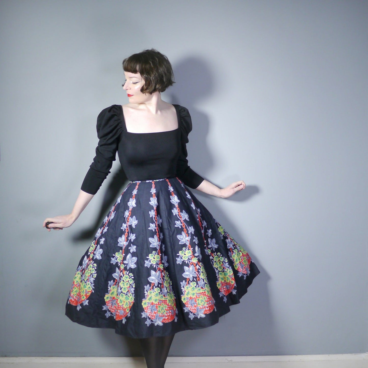 50s black cotton floral NOVELTY border print full skirt with flower BASKETS, chains and ivy - 1950s full swing skirt - 24"